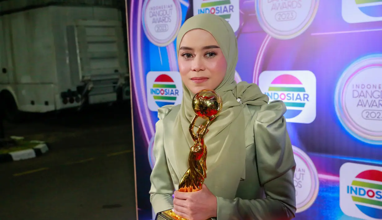 Bisa memboyong banyak penghargaan, Lesti mengucap rasa syukurnya. Ia mengatakan bahwa dirinya bukan apa-apa tanpa dukungan orang-orang terdekat dan juga para penggemar. [Foto: Muhammad Akrom Sukarya/KapanLagi.com]