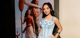 Lyodra membawakan lagu Sepanjang Jalan, OST Film Moana Live Action. (dok Disney Indonesia)