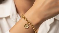 Model Gelang Emas 23 Karat 15 Gram dengan Motif Klasik (Ilustrasi AI)