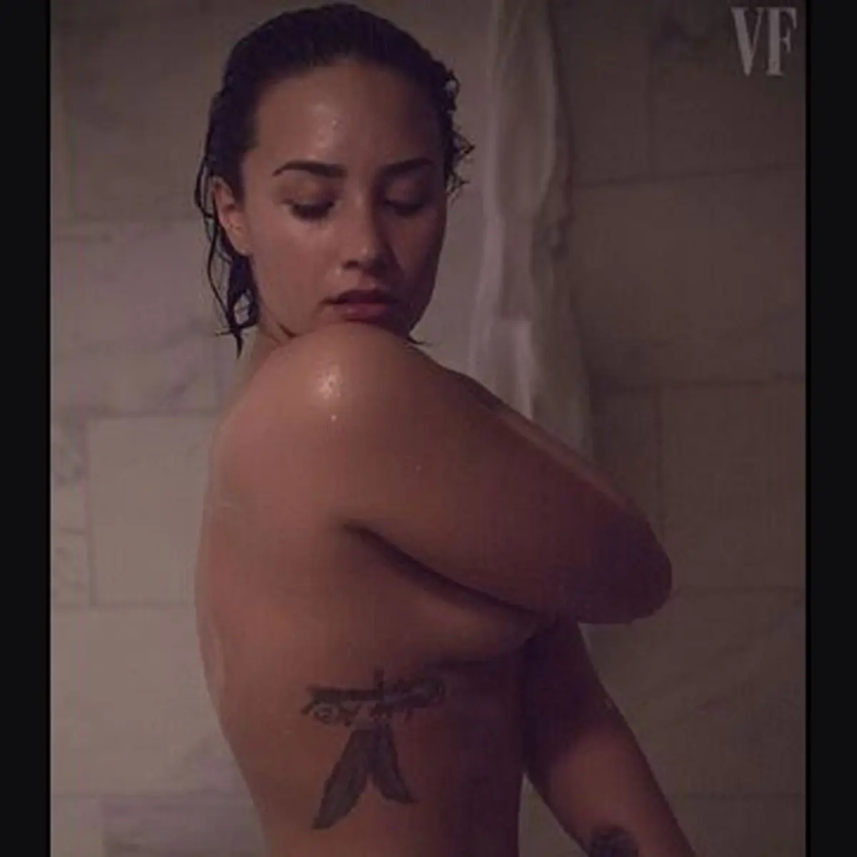 Demi Lovato Pose Telanjang - Entertainment Fimela.com 