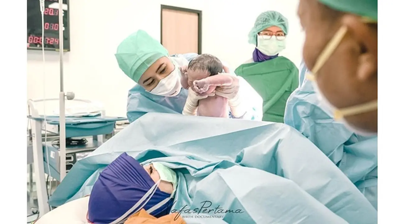 Nathalie Holscher Melahirkan Anak Pertama, Ini 6 Potret Bahagia Keluarga Sule