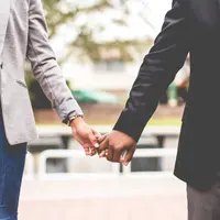 ilustrasi hubungan cinta/Photo by William Stitt on Unsplash