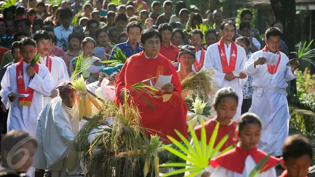 20160320-Umat Katolik di Magelang Rayakan Minggu Palma-Jateng