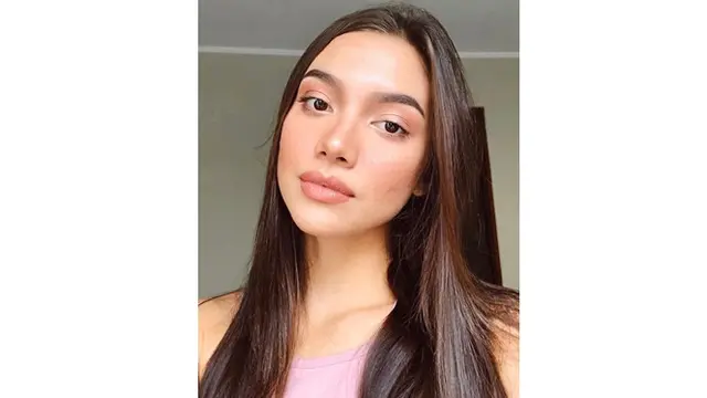 6 Potret Transformasi Angela Gilsha, dari Bayi hingga Genap 26 Tahun