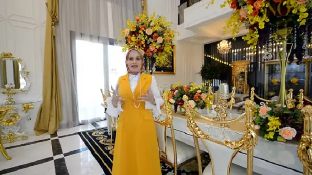 Pemilik Dnars Skincare menilai emas melambangkan kekuatan (YouTube Lensa Nona)