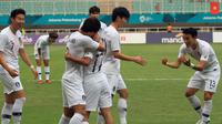 Timnas Korea Selatan U-23 selebrasi setelah mencetak gol ke gawang Vietnam pada laga semifinal Asian Games 2018 di Stadion Pakansari, Cibinong, Rabu (29/8/2018). (Bola.com/Dok. INASGOC)