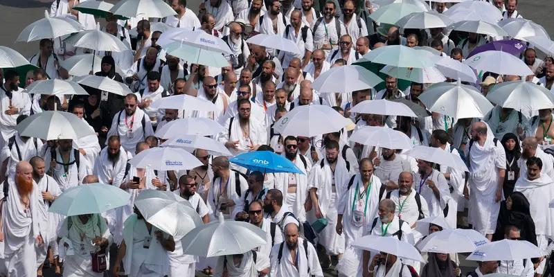 Jelang Puncak Ibadah Haji, Para Jamaah Bergerak Menuju Mina