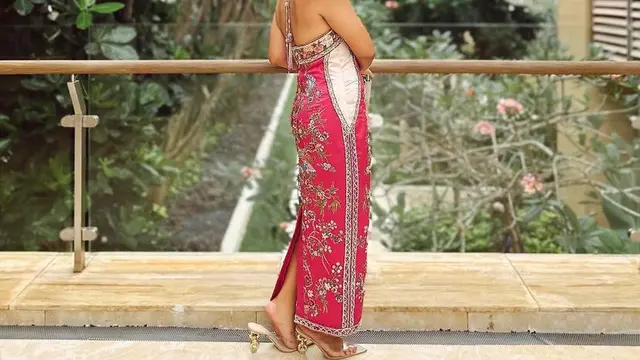 Felicia Hutapea Kenakan Cheongsam saat Upacara Sangjit Kedua Saudara Laki-lakinya. [@feliciahutapeaaa]