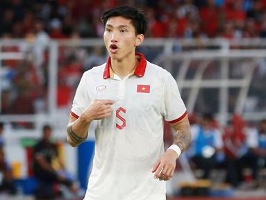 Pemain Timnas Vietnam, Doan Van Hau saat melawan Timnas Indonesia dalam laga leg pertama babak semifinal Piala AFF 2022 di Stadion Utama Gelora Bung Karno (SUGBK), Jumat (6/1/2023) sore WIB. (Bola.com/M Iqbal Ichsan)