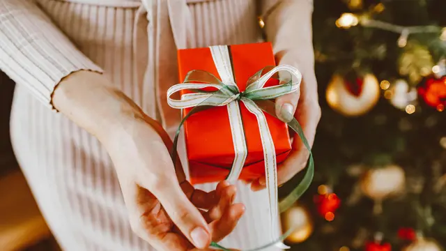 Bahasa cinta menerima hadiah