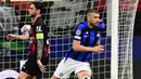 Selebrasi striker Inter Milan, Edin Dzeko setelah menjebol gawang AC Milan pada laga leg pertama semifinal Liga Champions 2022/2023 di San Siro Stadium, Milan (10/5/2023). Edin Dzeko untuk sementara menjadi pencetak gol terbanyak di kubu Inter Milan. Hingga babak semifinal, ia telah mencetak 4 gol dan 1 assist dari total 12 laga. Gol terakhirnya dicetak saat Inter Milan menang 2-0 atas AC Milan pada leg pertama semifinal, 10 Mei 2023. (AFP/Marco Bertorello)