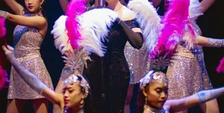 Chelsea Islan rilis lagu baru bersama Diskoria berjudul Prahara Api Asmara. Penampilannya terlihat manglingi video klip terbaru [@chelseaislan]