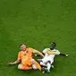 Striker Belanda Vincent Janssen (kiri) berjibaku dengan gelandang Senegal Idrissa Gana Gueye pada laga Grup A Piala Dunia 2022 di Stadion Al Thumama Stadium, Selasa (22/11/2022). (AFP/Manan Vatsyayana)
&nbsp;
&nbsp;
&nbsp;
&nbsp;