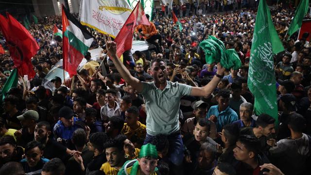 FOTO: Warga Gaza Rayakan Gencatan Senjata Israel - Hamas