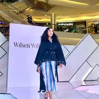 Wilsen Willim menyuguhkan koleksi reworked bekerja sama dengan IMAJI Studio. (Foto:Fimela.com/Hilda Irach).