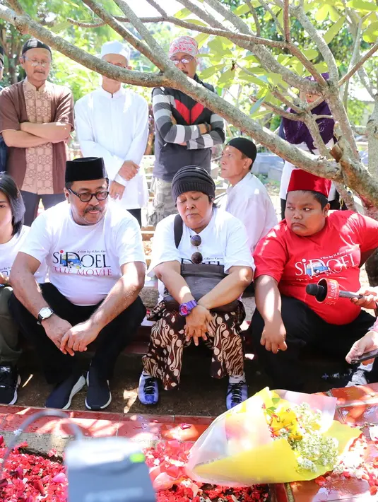 Rano Karno dan Keluarga Si Doel