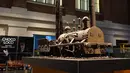 Kereta dari cokelat dalam pameran Choco Loco di Train World Museum (Museum Dunia Kereta) yang berada di Brussel, Belgia (15/12/2020). Choco Loco adalah sebuah pameran yang menampilkan berbagai patung dari cokelat bertema kereta api. (Xinhua/Zheng Huansong)