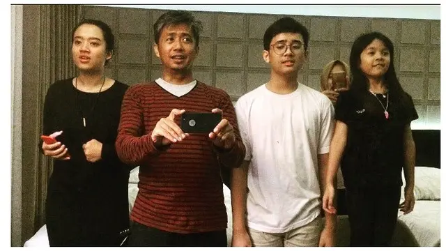 Jarang Terekspos, Ini 6 Potret Harry Nugraha, Mantan Suami Mulan Jameela