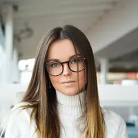 Perempuan yang lahir di bulan November/copyright:unsplash/pete bellis