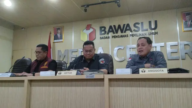 Konferensi Pers 'Update Penanganan Pelanggaran Pidana Pemilu 2024' di Bawaslu RI, Jakarta Pusat, Selasa (27/2/2024). (Liputan6.com/Winda Nelfira)
