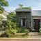 6 Model Fasad Rumah dengan Perpaduan Roster dan Batu Andesit yang Elegan