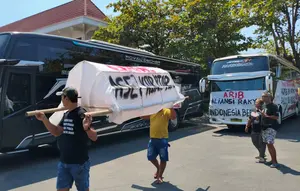 Massa AMPB Pati ke Jakarta, Bawa Keranda dan Tuntutan Rampas Aset