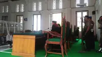 Sidang pembacaan vonis terhadap Briptu Caswan Abdullah, terdakwa pembunuhan Prada Yuliadi di Pengadilan Negeri Makassar, Sulsel. (Liputan6.com/Eka Hakim)