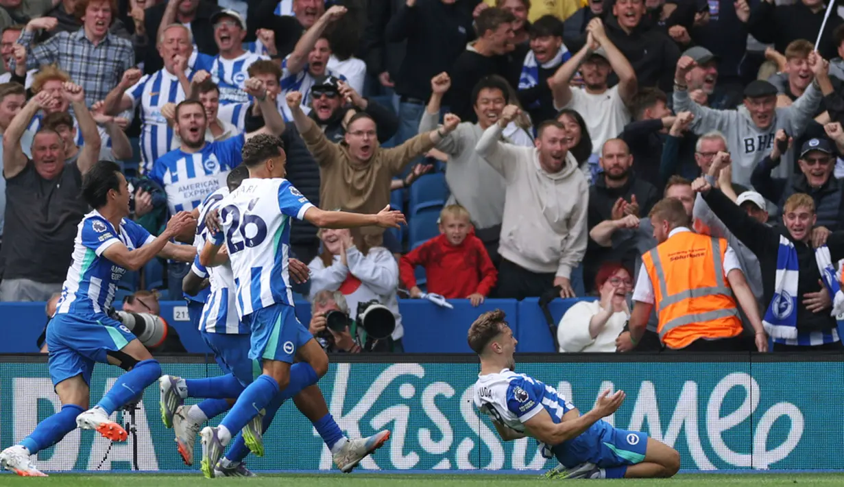 Manchester City unggul di laga ini berkat gol Erling Haaland di babak pertama. Sementara Brighton mampu membalikkan kedudukan berkat gol penalti James Milner dan gol telat Brajan Gruda di babak kedua. (AP Photo/Ian Walton)