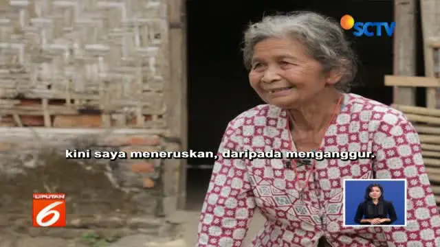 Mbah Ngateni membutuhkan waktu satu bulan lebih untuk bisa mengumpulkan batu dan menjualnya seharga Rp 200 ribu.