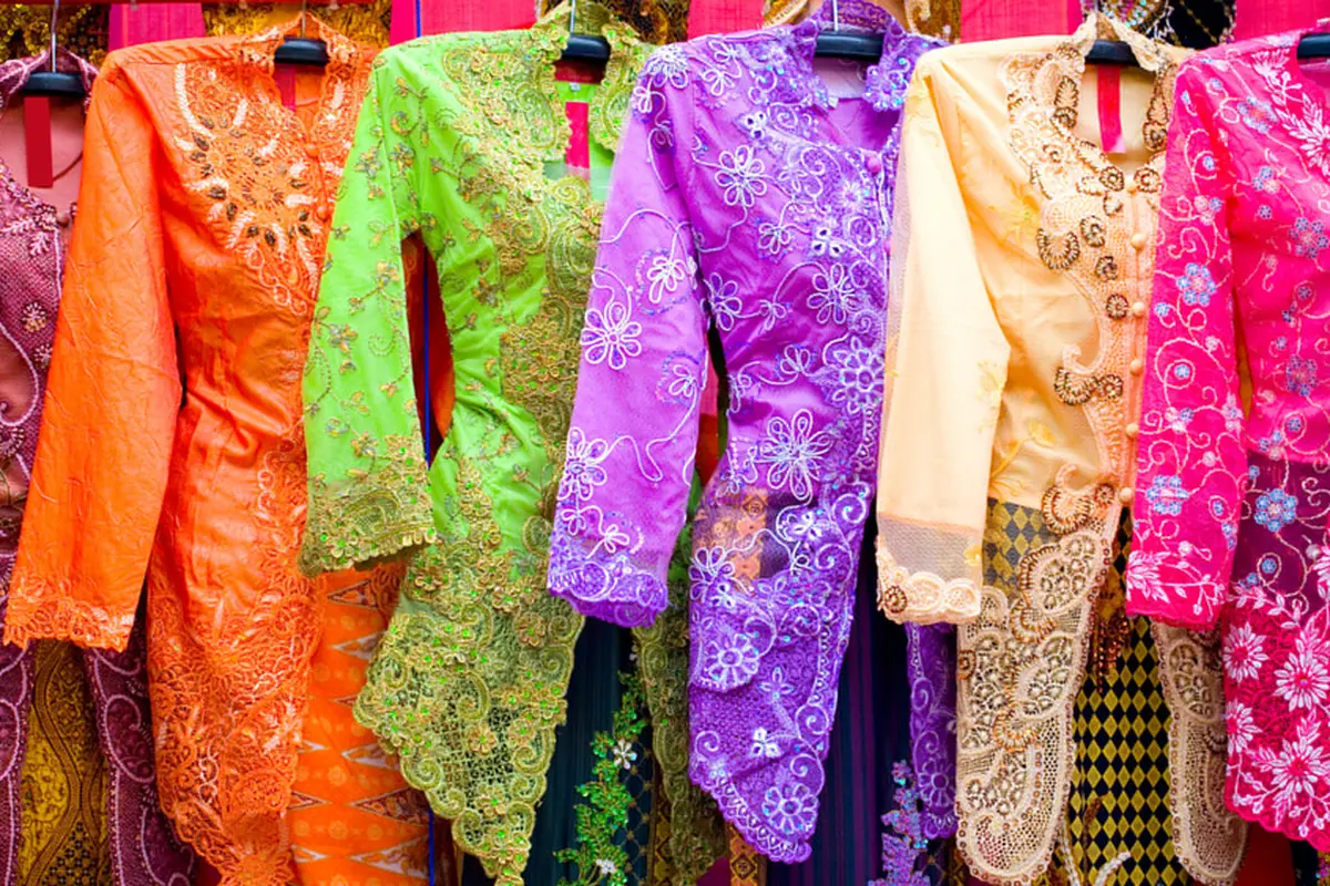 kebaya-kezo