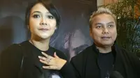 Rheina Ipeh dan suaminya Findo Purnomo