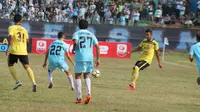 Semen Padang kalah 0-1 dari Perserang dalam lanjutan Liga 2 2018 di Stadion Maulana Yusuf, Serang, Kamis (19/7/2018). (Bola.com/Arya Sikumbang)