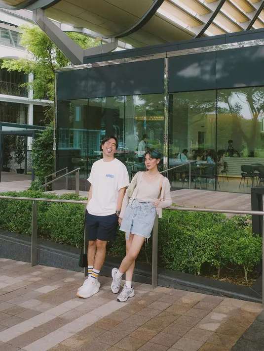 Sekedar informasi, Vidi beberapa waktu lalu viral terkait kondisi kesehatannya. Ia mengaku sudah tiga tahun mengidap kanker. Sedangkan satu tahun terakhir, kankernya sudah menyebar ke beberapa titik. [Instagram/vidialdiano]