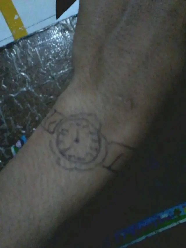 6 Potret Jam Tangan Versi Low Bugdet Ini Nyeleneh,