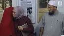 Aktivis Ratna Sarumpaet usai konferensi pers terkait kasus penganiayaan yang dialaminya, Jakarta, Rabu (3/10). Ratna mengakui tidak ada penganiayaan yang diterimanya seperti kabar yang berkembang beberapa waktu terakhir. (Liputan6.com/Immanuel Antonius)