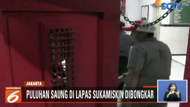 Kemenkumham memerintahkan pembongkaran bangunan-bangunan seperti saung di dalam lapas yang dianggap tidak sesuai peruntukan.