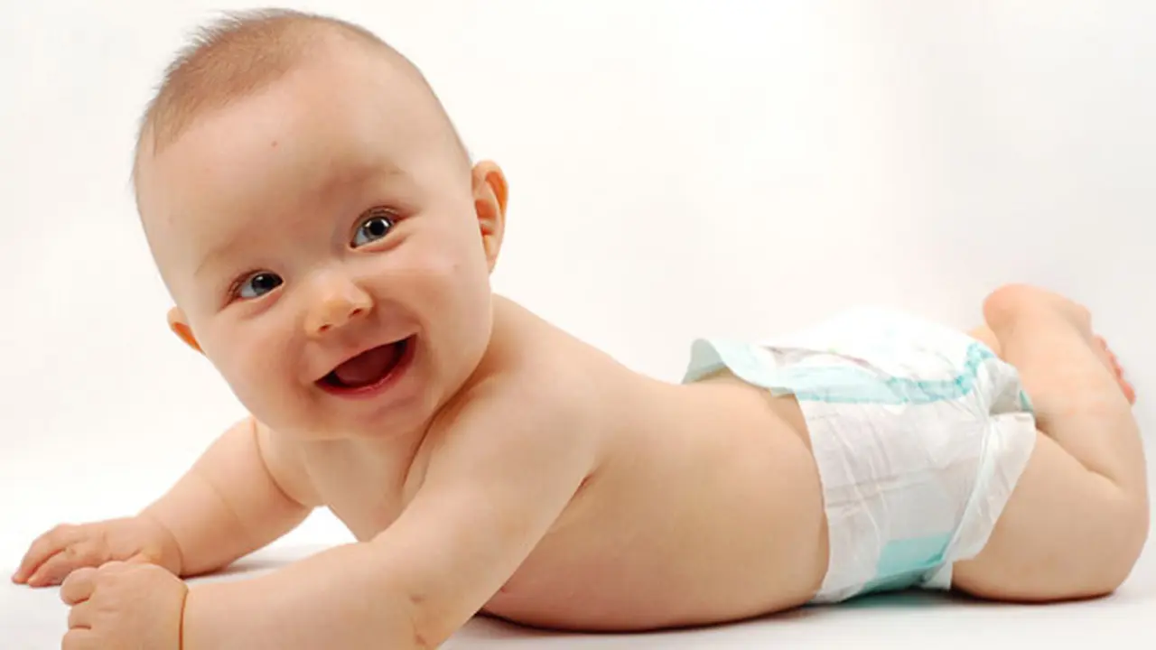 Alasan Pentingnya Membuat Bayi Bebas Bergerak 