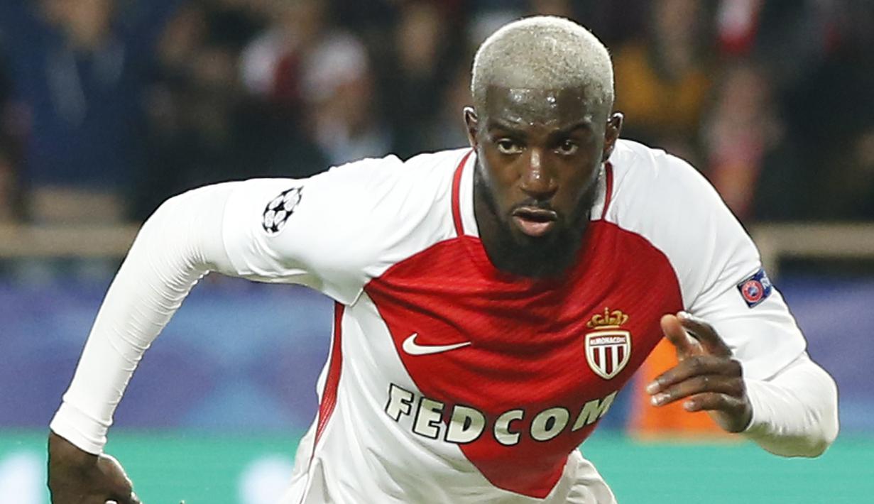 Gelandang AS Monaco, Tiemoue Bakayoko, melakukan selebrasi usai mencetak gol ke gawang  Manchester City pada laga 16 besar liga Champions di Stadion Stade Louis II, Monaco, (15/03/2017). (EPA/Gulliaume Horcajuelo)