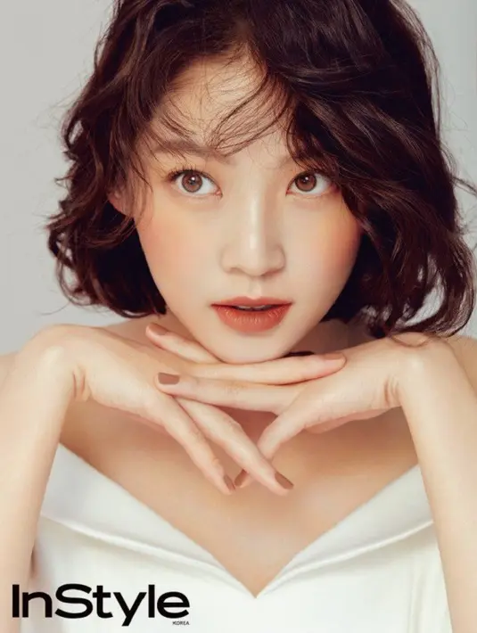 Gong Seung Yeon merupakan salah satu artis Korea yang punya mata indah menawan. Warna bola mata yang coklat membuat ia semakin cantik. (Foto: allkpop.com)