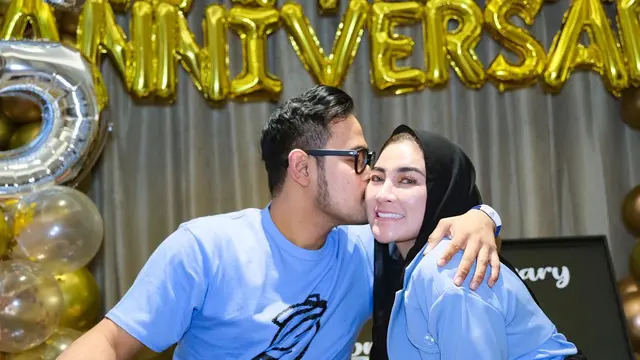 Beri Kejutan Istri, 6 Momen Anniversary Pernikahan Juragan 99 dan Shandy Purnamasari