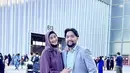 Saat Idul Adha, Ayu memilih mengenakan pakaian serba ungu dengan kerudung dan dress panjangnya.  [Instagram/@ayumaulida97]