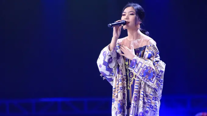 [Bintang] Reaksi Isyana Sarasvati Raih 4 Nominasi AMI Awards 2018
