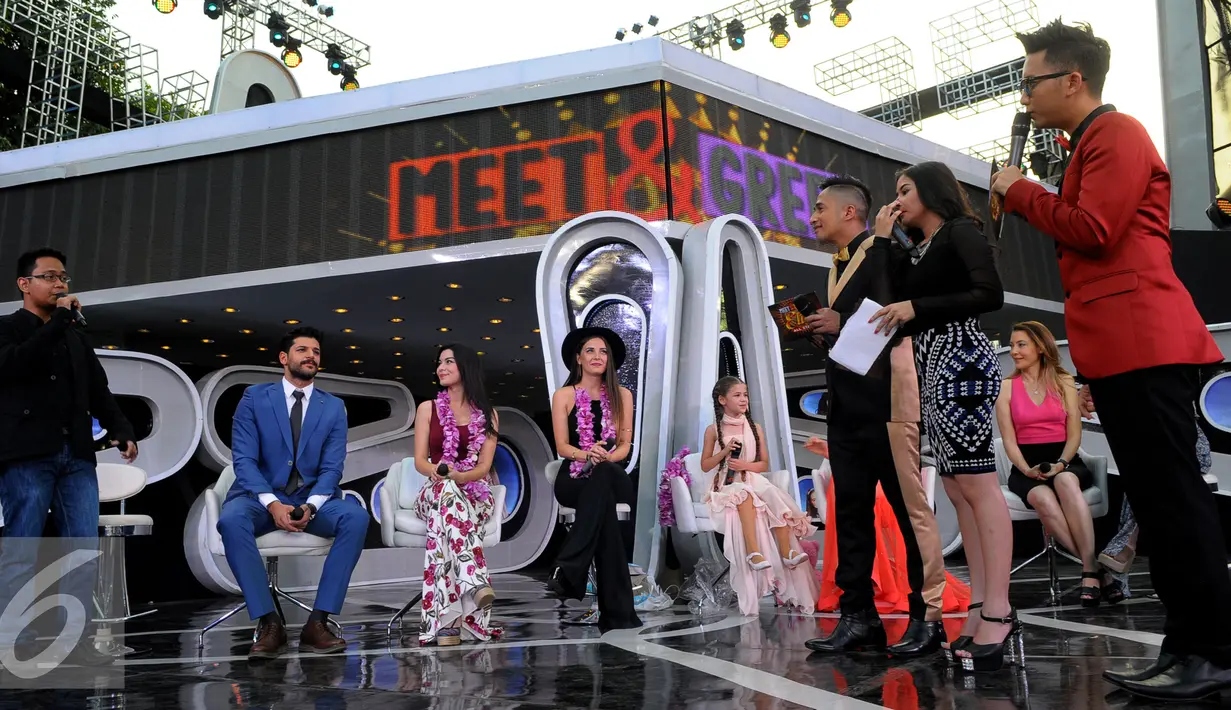 Suasana Meet and Greet dengan pemain serial Elif yang diselenggarakan SCTV sebagai perayaan HUT ke-25 SCTV di Senayan, Jakarta, Senin (24/8/2015). (Liputan6.com/Faisal R Syam) 