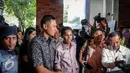 Agus Harimurti Yudhoyono saat tiba di Wisma Proklamasi, Jakarta, Jumat (23/9). Kedatangan Agus untuk mendeklarasikan dirinya bersama Sylviana sebagai pasangan di Pilgub DKI 2017. (Liputan6.com/Faizal Fanani)