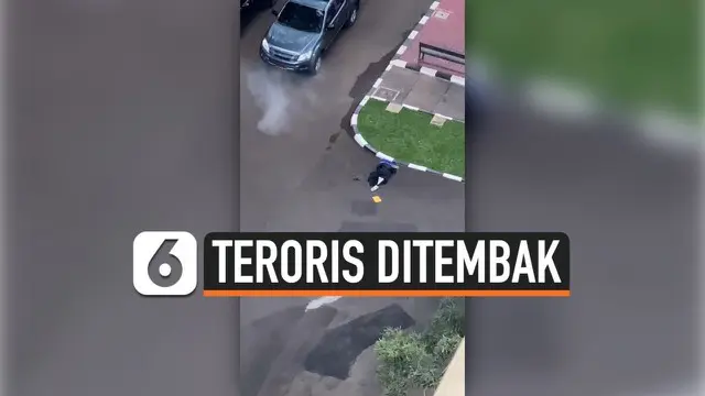 Terjadi baku tembak antara polisi dengan orang tak dikenal yang mencoba masuk ke halaman Mabes Polri, Jakarta. Polisi terdengar melepaskan beberapa kali tembakan hingga orang tersebut tewas di tempat.