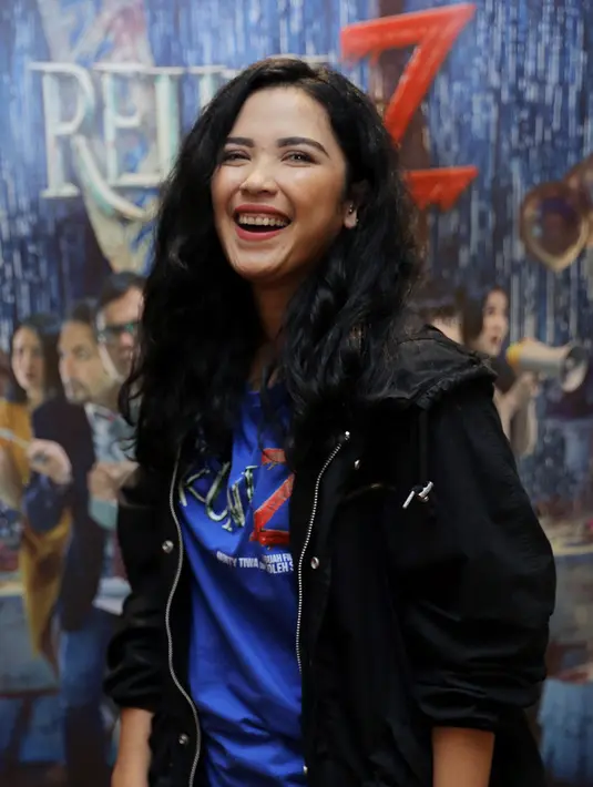 Dinda mengaku, awalnya hanya sekedar liburan saat datang ke Bali. Tapi, ditempat tersebut, ia merasakan nyaman. Ia berharap mendapat ketenangan dan inspirasi selama di Bali. (Deki Prayoga/Bintang.com)