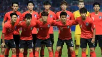 Timnas Korea Selatan U-23 sebelum melawan Iran pada laga 16 besar Asian Games 2018 di Stadion Wibawa Mukti, Cikarang, Kamis (23/8/2018). (Bola.com/Dok. INASGOC)