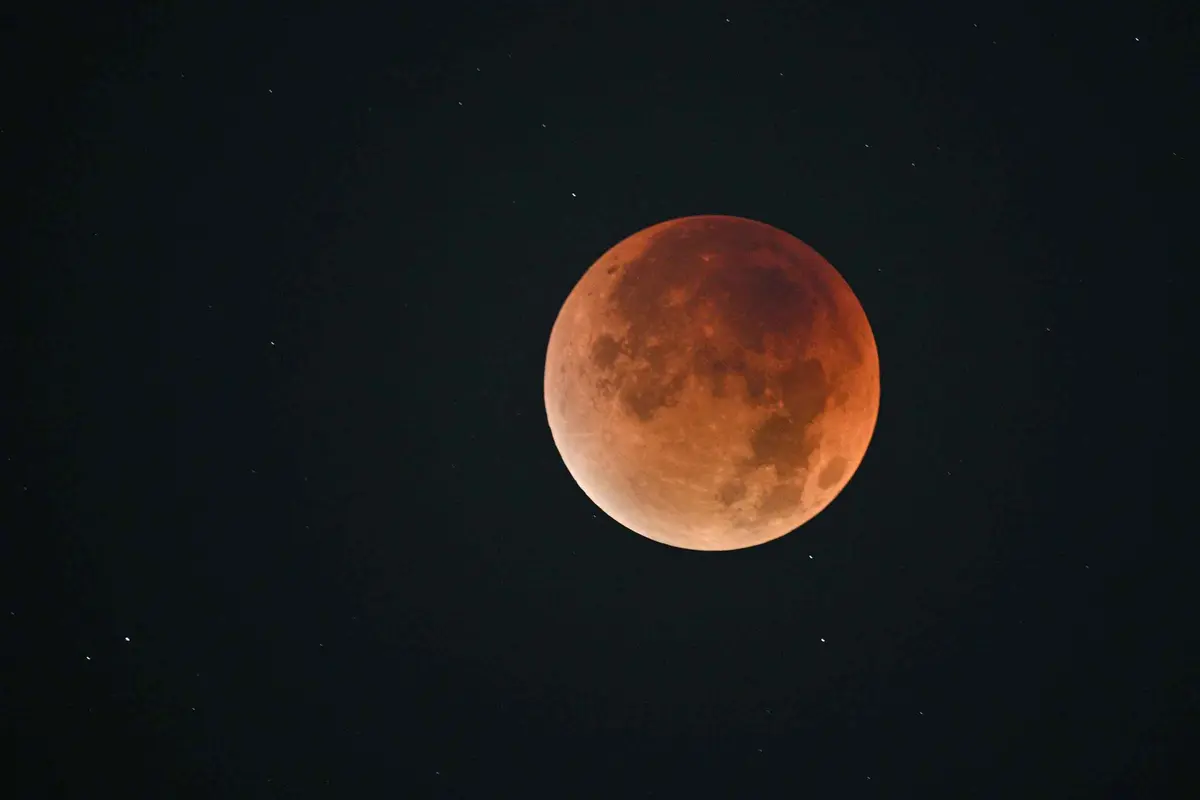 Kembali Hiasi Langit, Seperti Ini Penampakan Fenomena “Blood Moon” di Berbagai Negara