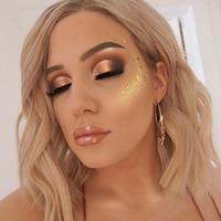 Makeup shimmer/emilyyorlando