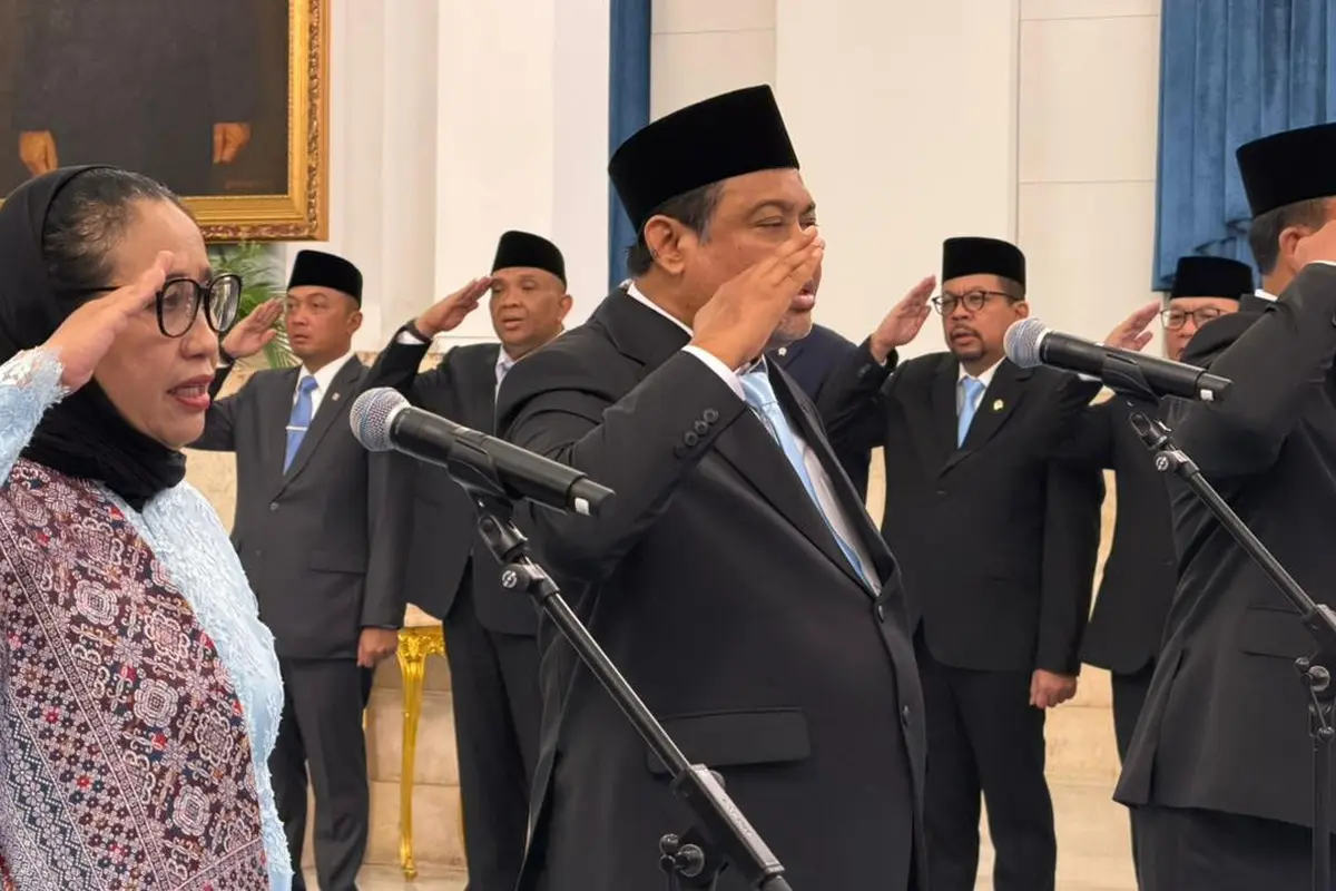 Presiden Prabowo Subianto melantik tiga pimpinan baru Badan Gizi Nasional (BGN) di Istana Negara Jakarta, Senin (8/6/2026).